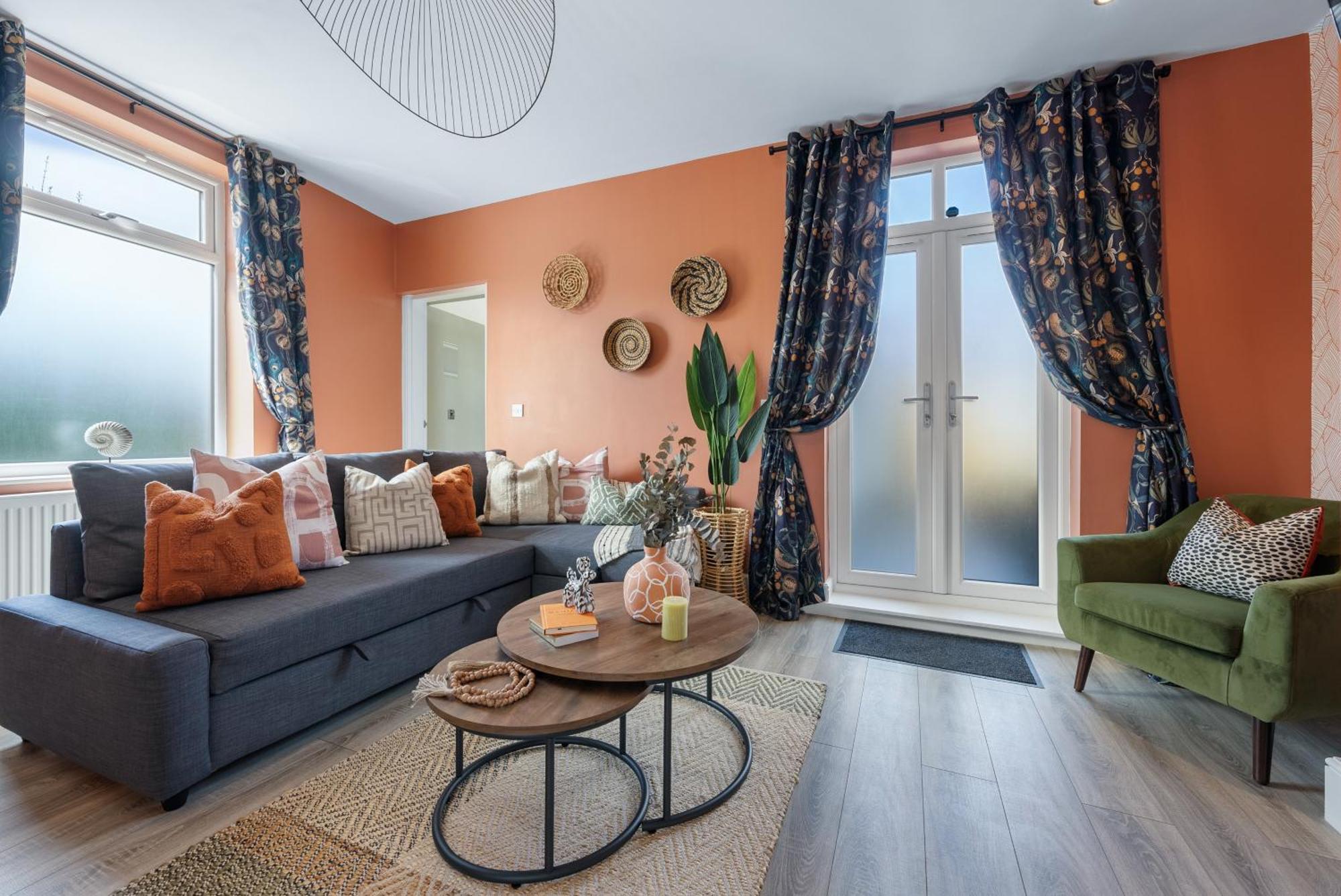 4-Bedroom Stunning Luxe, Spacious & Stylish Design House Bolton, Sleeps 11, With Parking Central Bolton, Links To Manchester, Pet-Friendly, Best For Groups! Work Contractors And Summer Special Offer! - By Blue Puffin Stays Farnworth Exterior foto